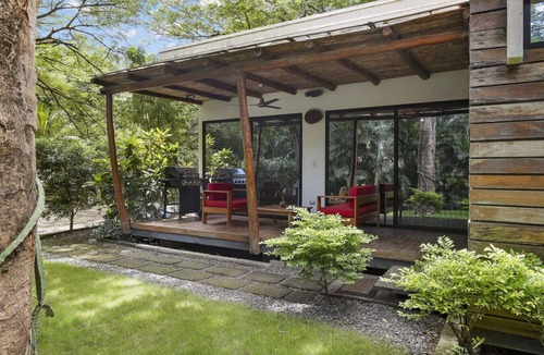 Playa Colorado House | Eco Casita 1.1 - Casa Madroño