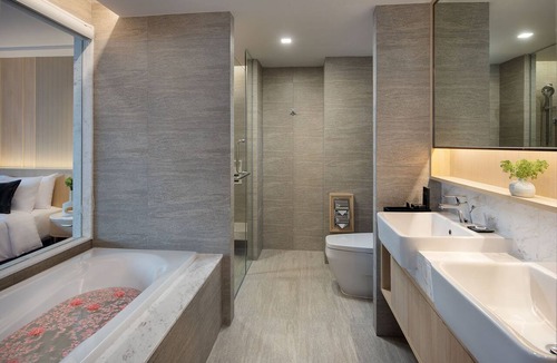 Nana Hotel | Eleven Bangkok Sukhumvit 11 by Kingston Hotels