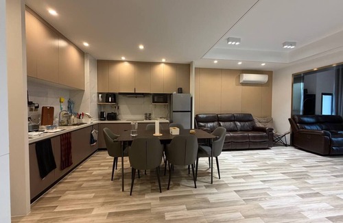 Chamkar Mon Condo | Enjoyable 2+1 bedroom condo with AC in vibrant and River-view in Phnom Penh