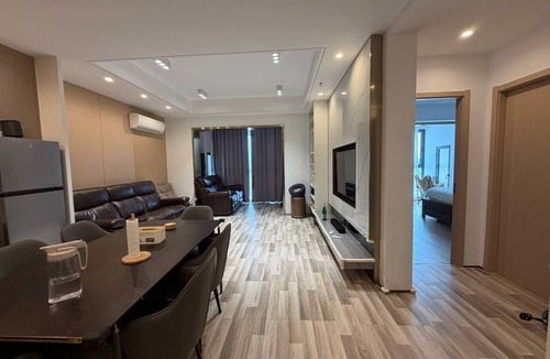 Chamkar Mon Condo | Enjoyable 2+1 bedroom condo with AC in vibrant and River-view in Phnom Penh