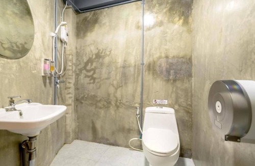 Nana Hotel | Episode 11 Hostel Sukhumvit