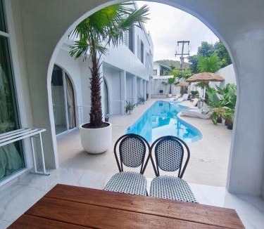 Rayong Hotel | Evelia Kohsamed