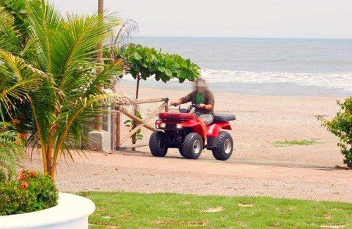Pochomil House | Exclusive Beachfront Large Spanish Estate for up to 30 people, WiFi