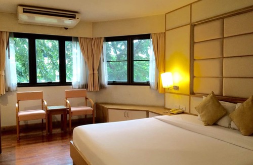 Bang Rak Hotel | For You Residence