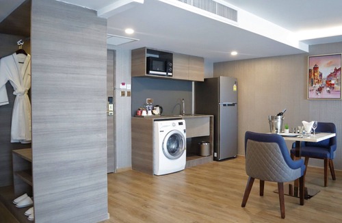 Nana Hotel | GLOW Sukhumvit 5 by Centropolis