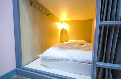 Pathumwan Hostel | Good Day 6 Bunk Beds Dorm