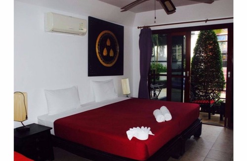 Karon Hotel | Happy Elephant Resort - Premium Deluxe rooms without kitchen