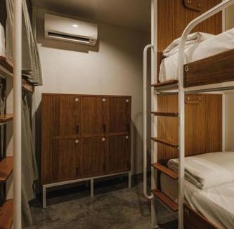 Wua Lai Hostel | Hidden Garden Hostel