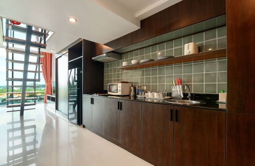 Koh Kaew Hotel | Hilltop Wellness Living
