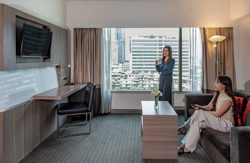 Bang Rak Hotel | Hilton Garden Inn Bangkok Silom
