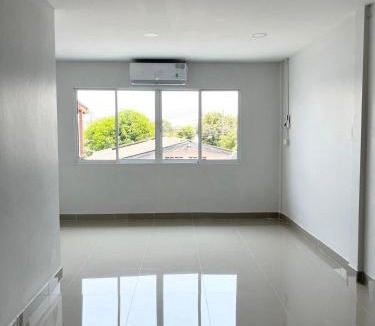 Pom Prap Sattru Phai Apartment | Home DranWit