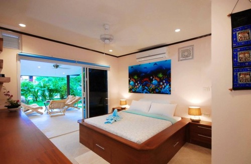 Bang Po House | Homerez - 30 m away from the beach! Amazing house for 8 ppl. with shared pool