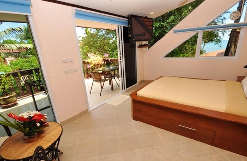 Bang Po House | Homerez - 30 m away from the beach! Amazing house for 8 ppl. with shared pool