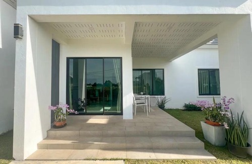 Kram Villa | Indigo Garden Villa by Somjai