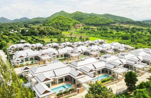 Pak Nam Pran Villa | IRIN Hill Pool Villa Huahin Pranburi