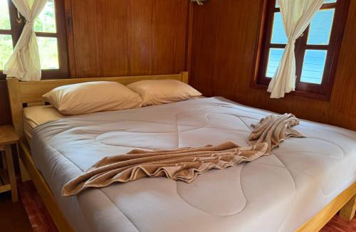 Ko Yao Cabin | Ja Mia's Bungalow at Pasai Beach