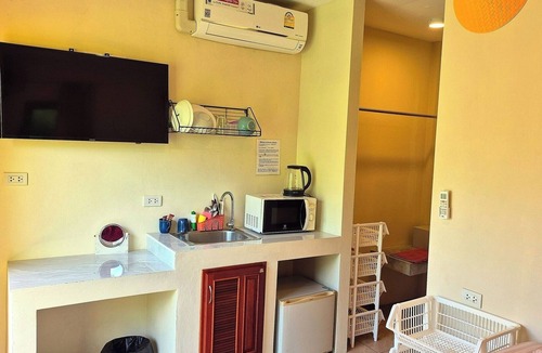 Ban Saiyuan Apartment | Jasmine Seaview 'B' Friendly Guest House