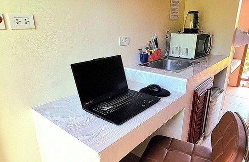 Ban Saiyuan Apartment | Jasmine Seaview 'B' Friendly Guest House