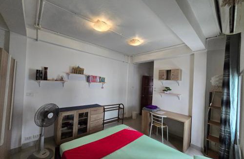 Chom Phon House | Jatujak Bangkok guesthouse R3