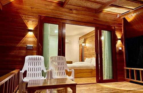 Nuea Khlong Hostel | Koh Jum Bungalow & Hostel