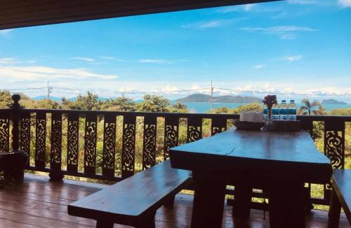 Ang Thong House | Koh Phaluay Eco Resort