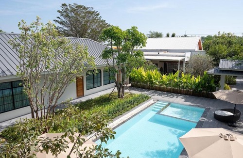 Pak Khat Hotel | Kwang x Yao Café, Resort & Pool Villa