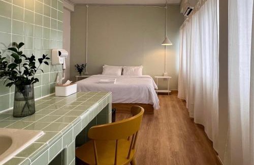 Salaya Hotel | La Moon House