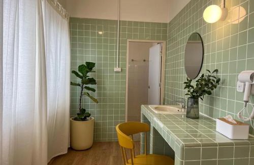 Salaya Hotel | La Moon House