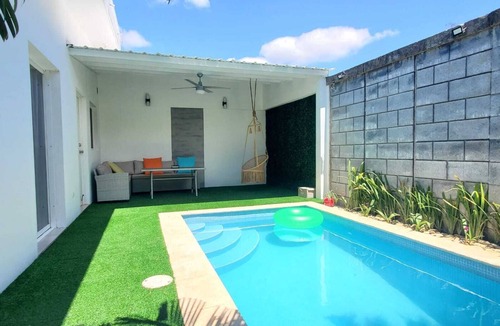 Jinotepe House | La tranquilidad te espera · Casa Violeta con piscina privada