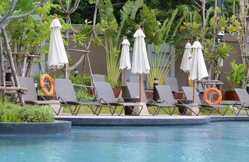 South Pattaya Apartment | Large High Floor, Best Pool Great Location