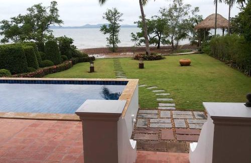 Ko Chang Villa | Lotus 2 Bedroom Beachfront Villa with private pool