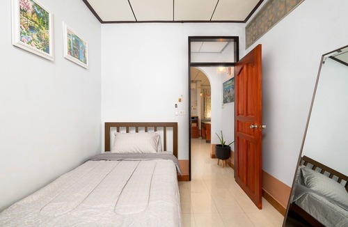 Talat Nuea Hostel | Lotus House Phuket