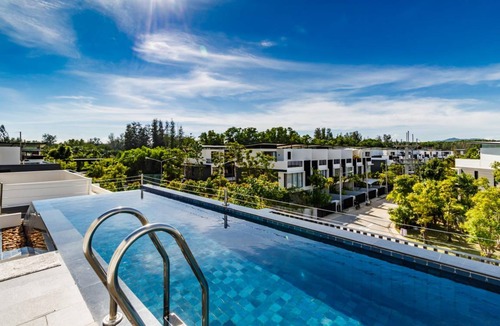 Bang Tao Villa | LP101 - Private rooftop pool villa in Laguna for 9 people, near restaurants and shops