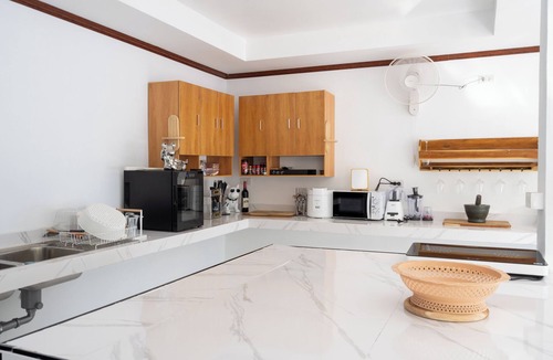 Ko Lanta Villa | Luxure Villa Rooms 1 – Pool & Shared Kitchen