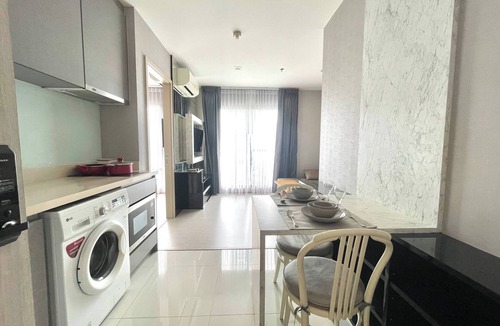 Sukhumvit Apartment | Luxurious 1-Bedroom Apartment Near BTS Thonglor, Bangkok