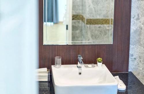 Chang Khlan Villa | Luxurious Oasis in Heart of City by Night Bazaar