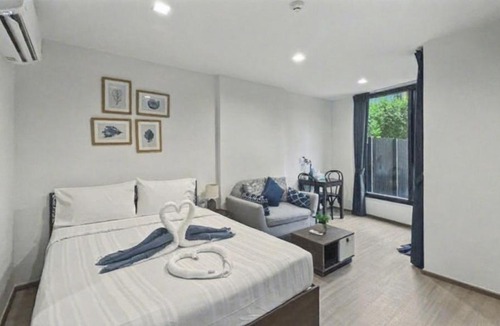 Phuket Apartment | Luxurious Studio Apartment in Central Phuket with Pool View