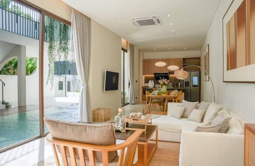Si Sunthon Villa | Luxury 4BR Dual Masters Villa with Mineral Pool & Rooftop in Bang Tao