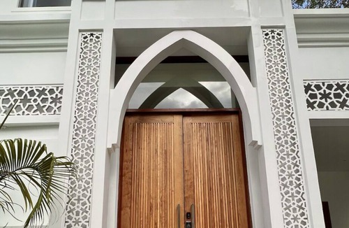 Si Sunthon Villa | Luxury Pool Villa with Maid - 5 minutes from Boat Avenue