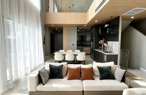 South Pattaya House | Luxury Pool Villa near Pattaya Walking Street