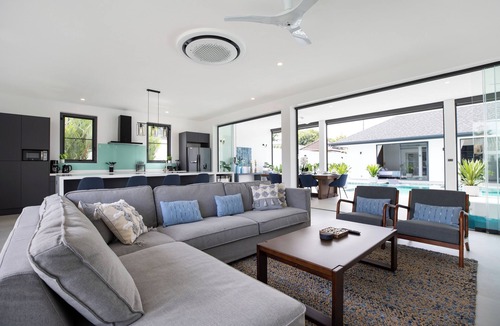 Rawai Villa | Luxury pool villa 4 bedrooms at Rawai beach, Rawai