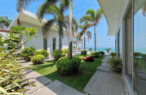 Bophut Villa | Luxury Villa with Private Beach Access