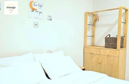 Phuket House | Mango Moon Phuket Art Haus 1 BR Near Central Phuket