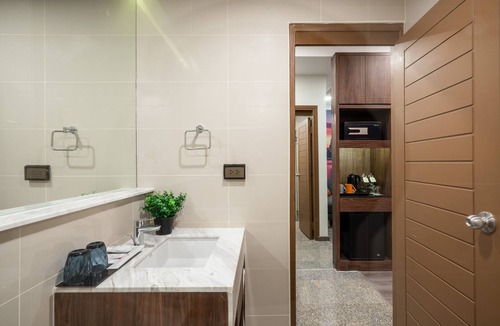 Khlong Toei Nuea Hotel | Manhattan Bangkok
