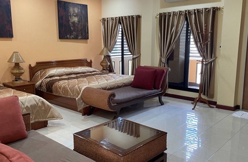 Sri Phum Hotel | Mini Cost Apartment & Guesthouse