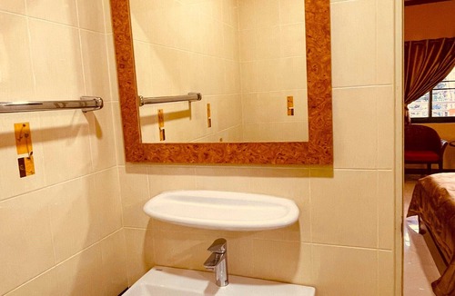 Sri Phum Hotel | Mini Cost Apartment & Guesthouse