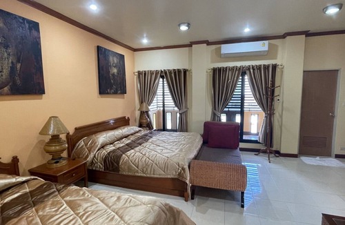 Sri Phum Hotel | Mini Cost Apartment & Guesthouse