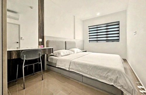 Ruessei Kaev Apartment | Modera Suites at Parkland Condo TK