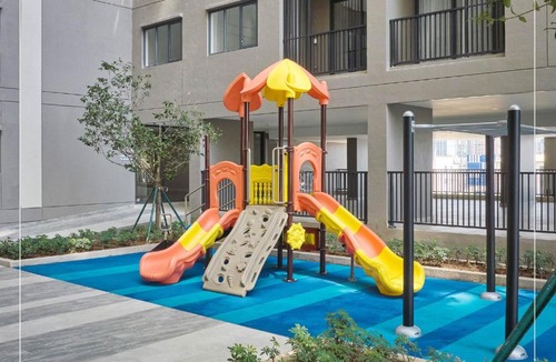 Ruessei Kaev Apartment | Modera Suites at Parkland Condo TK