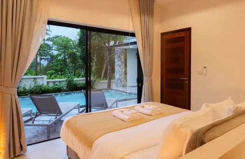 Lamai Villa | Modern 4-bedroom villa in Lamai with private pool and jungle views
